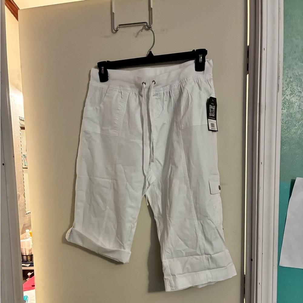 NWT RE realessentials Ladies Stretch Twill Skimmer Shorts ( Bright White)